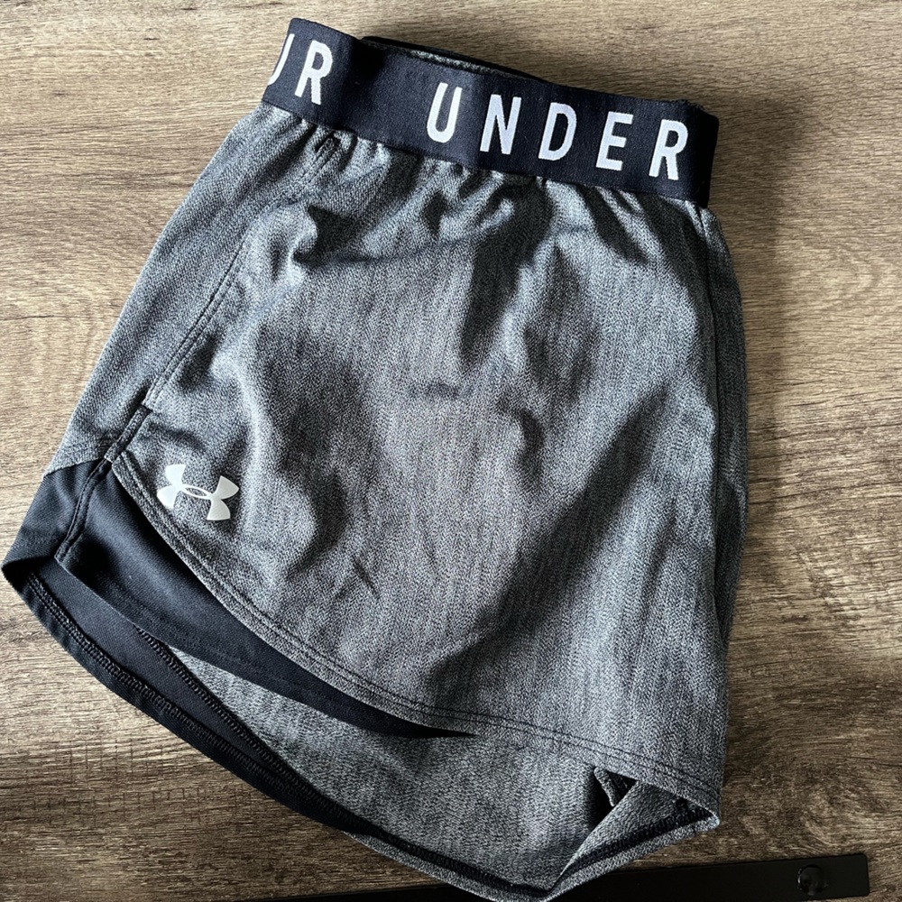 Under Armor Size L Grey and Black Shorts